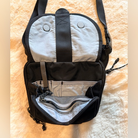 Overland Crossbody - Picture 3 of 5